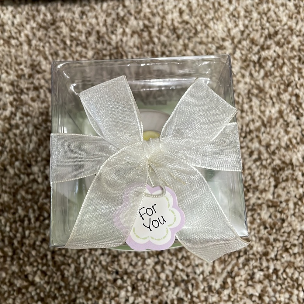 Kate Aspen Sweet As Can Bee Ceramic Honey Pot with Wooden Dipper (Set of 4) - Picture 4 of 8